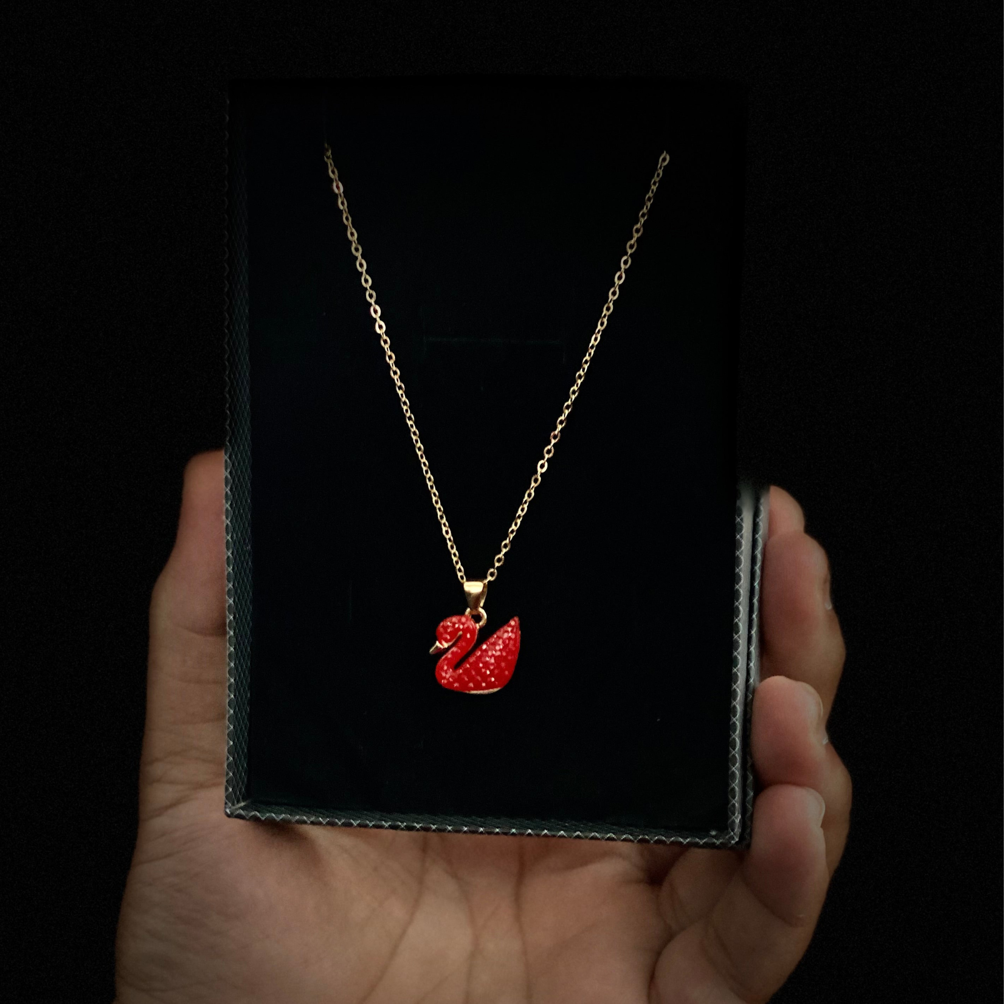 Elegant Necklace – Oval Pendant
