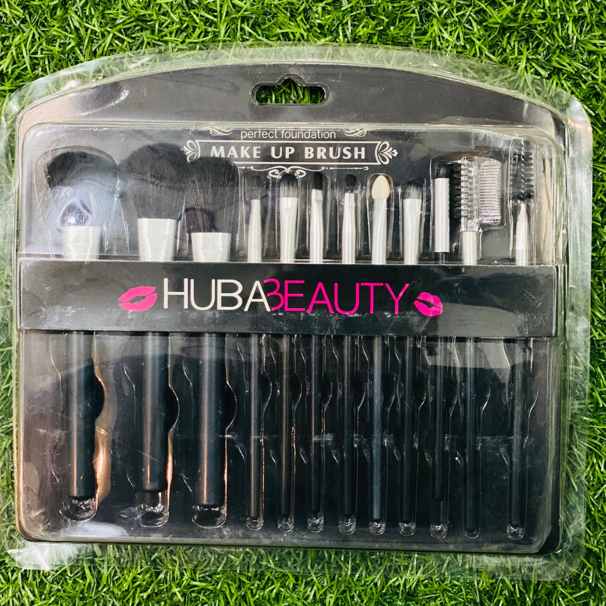 HUDA BEAUTY Professional Makeup Brush Set – 18 Pieces